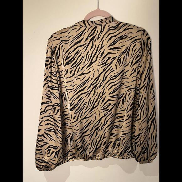 Haver Of London Animal print crossbody blouse - Picture 5 of 5